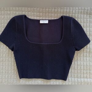 Babaton from Aritzia Dark Black Ribbed Crop Top. Gently worn. Size Small